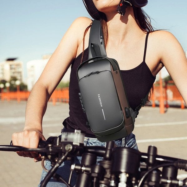 🎒 50% OFF! 🔥 Sports Crossbody Bag with USB Charging Port – Anti-Theft, Practical & Lightweight – Perfect for Travel, Commuting & Outdoor Activities ⚡